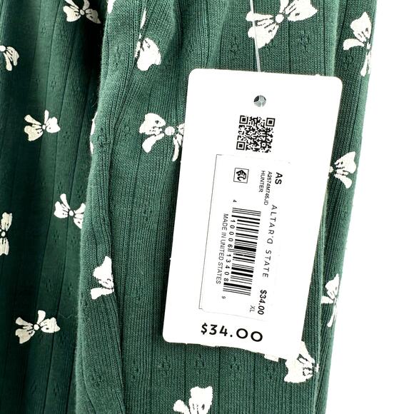 Altar'd State Size XL New with Tags Green Tank Top Spaghetti Strap Bow Print - Picture 3 of 5